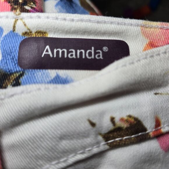 Gloria Vanderbilt Amanda Capri Jeans Women’s 12 White Multi-Color Floral - Picture 6 of 9